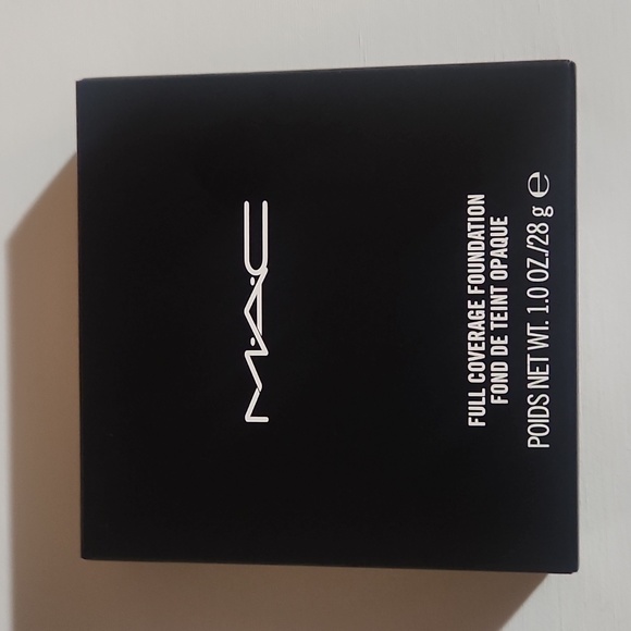MAC NC30 Full Coverage Foundation - Picture 6 of 9